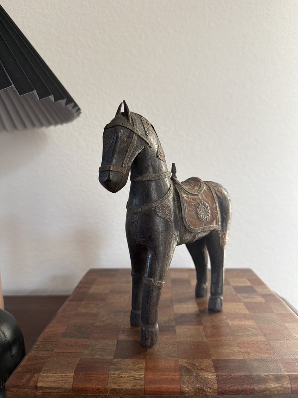 Wood Horse, 13.15 oz